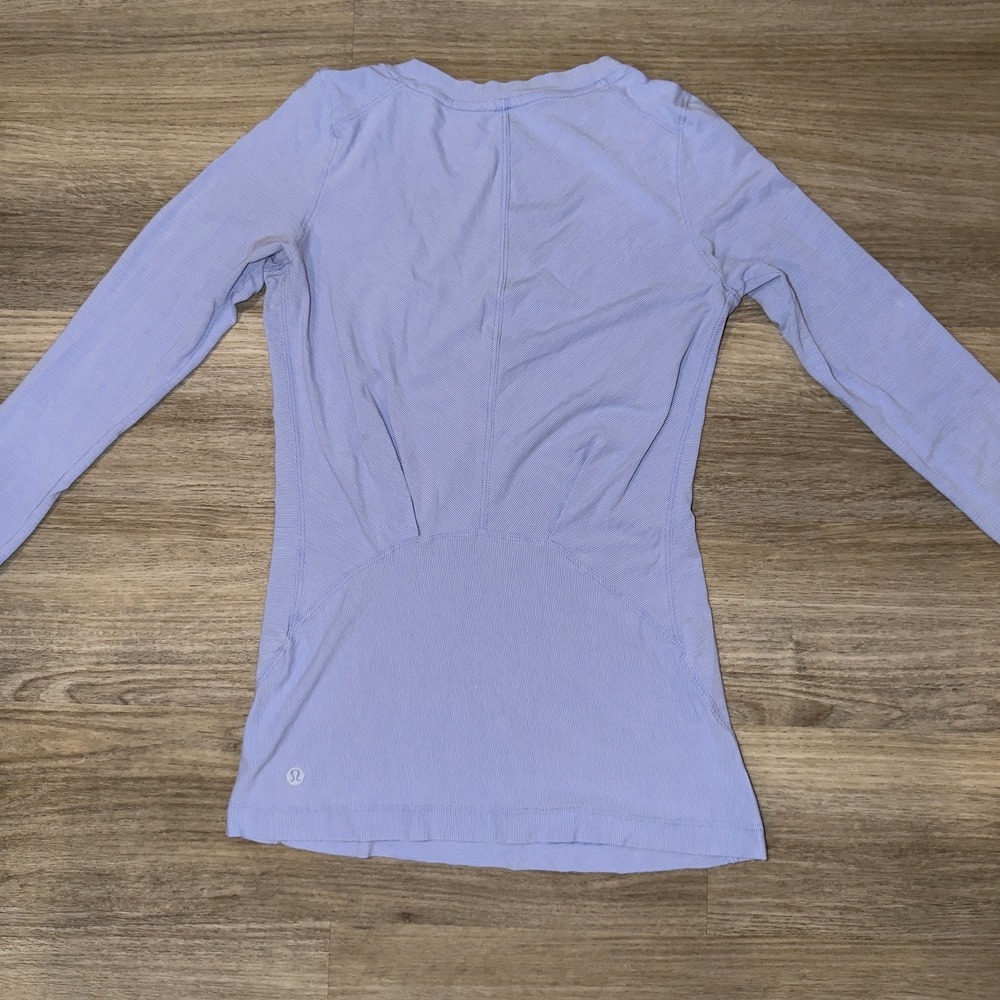 Lululemon Lavender Striped V Neck Long Sleeve Top Fitted Stretch XS - Picture 5 of 5